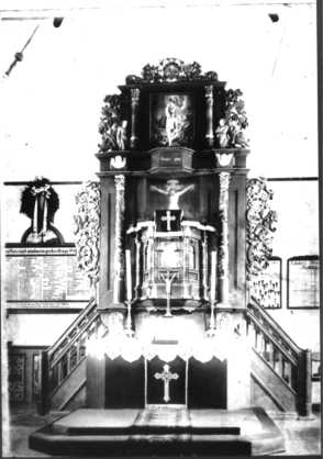  Altar der Kirche in Puschdorf 
